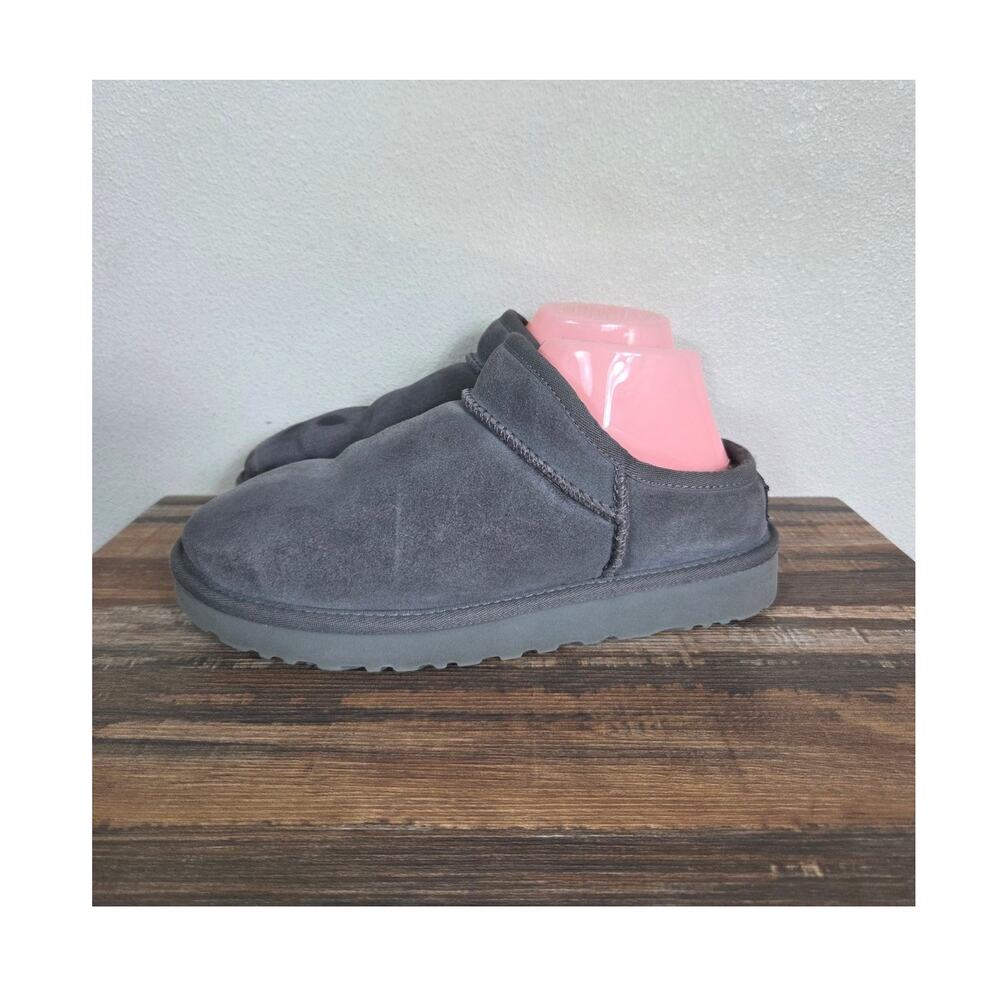 UGG Classic Gray Suede Slippers Woman's Size 8 Cozy Core